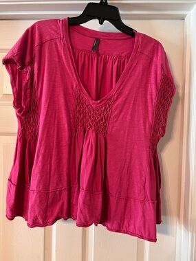 Women’s ANTHROPOLOGIE V-Neck Smocked hot pink Sz Large cap Sleeve Top- oversized